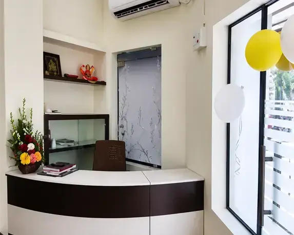 A relaxed consultation at Radiant 32 Dental Clinic